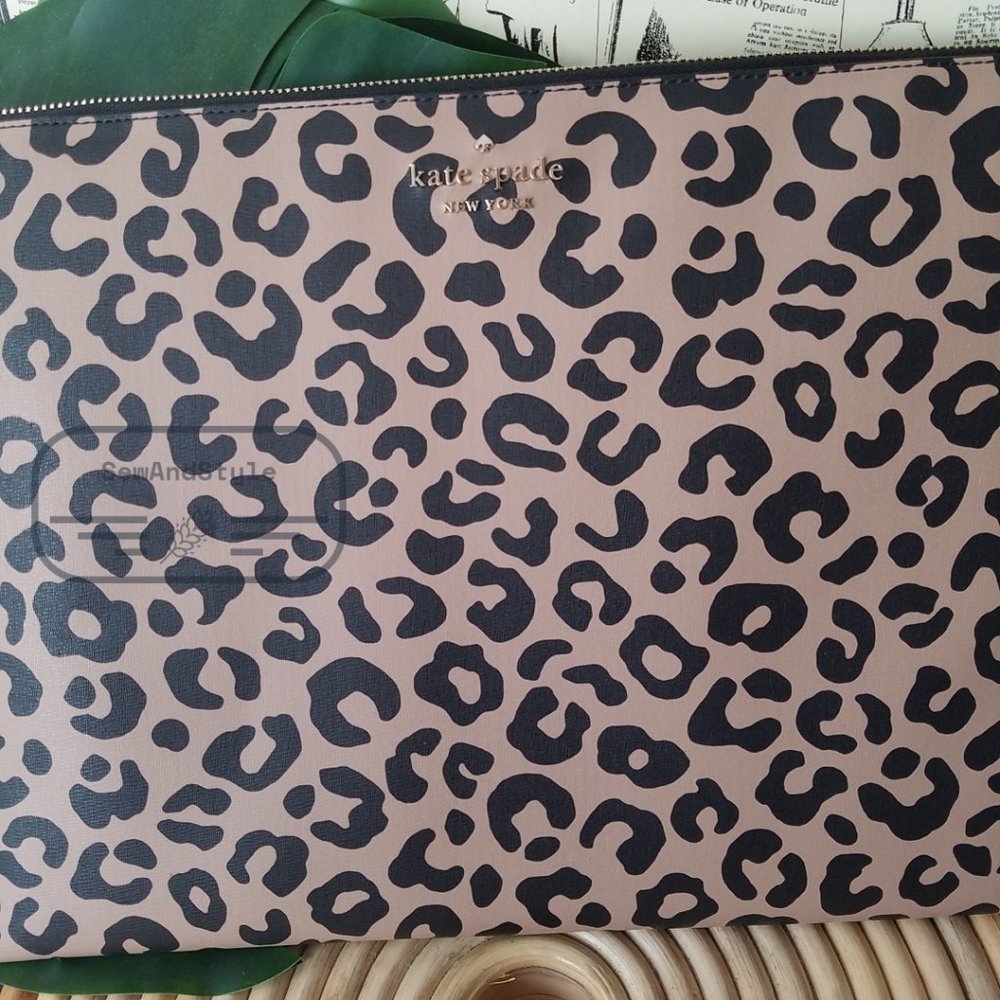 Kate Spade NWT staci graphic leopard l-zip universal laptop sleeve up to 15" - Picture 5 of 13